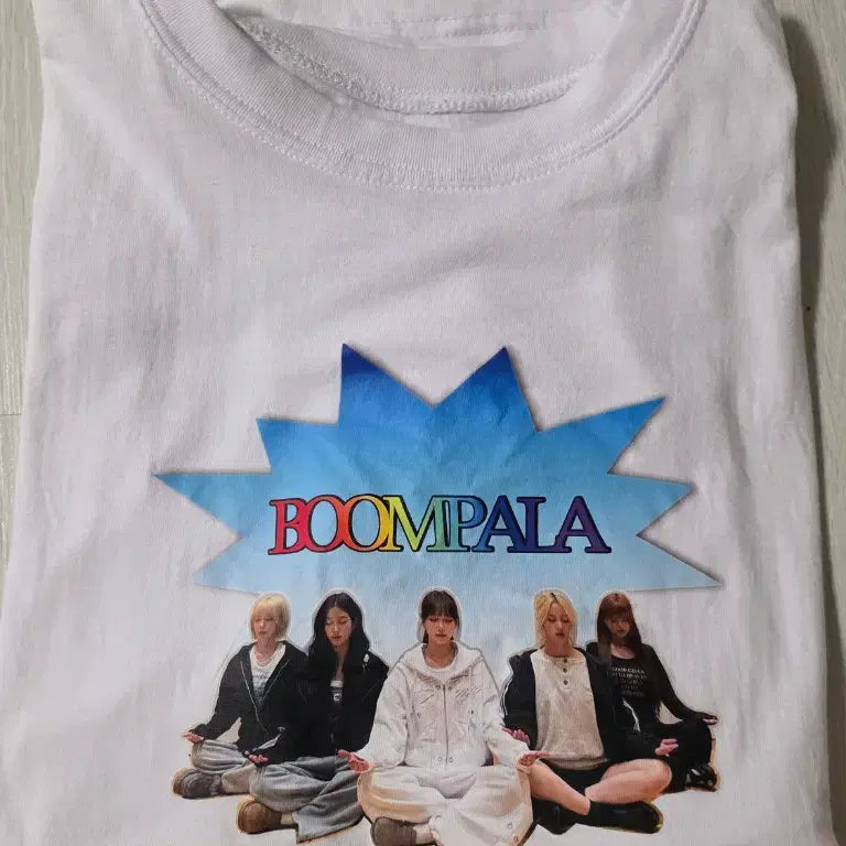 [BUNJANG] LE SSERAFIM BOMPALAR T-Shirt + Baby Photocard Set / 르세라핌 붐팔라 티셔츠+아기포카 세트