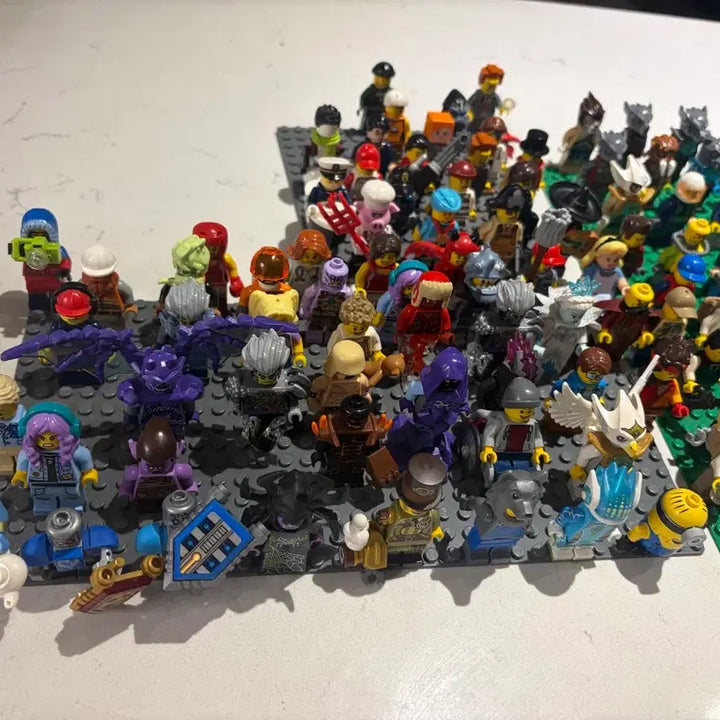 [BUNJANG] LEGO Hidden Side and Seasonal Minifigures Bundle / 레고 히든사이드 및 시즌 미니피규어