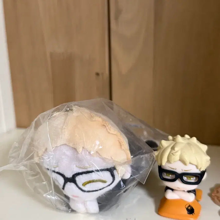 [BUNJANG] Haikyu!! Tsukishima Kei Hug Character Onemutan Acrylic Keyring Can Badge Bundle Set / 급처) 하이큐 츠키시마 케이 누이 허그캬라 오네무탄 아크릴키링 캔뱃지 일괄