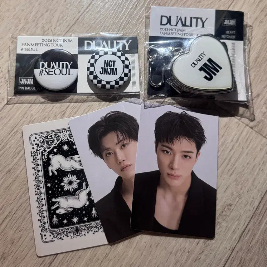 [BUNJANG] NCT DREAM Jeno Jaemin Duality Fanmeeting Entrance Gift Pin Badge Set, Heart Keyring, and Photocard / NCT JNJM 제노 재민 듀얼리티 팬미팅 입장선물