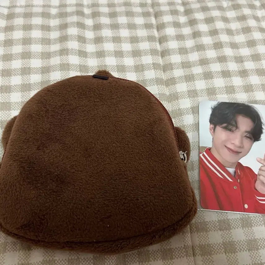 [BUNJANG] ONF ONCOMISZ Warrila Wyatt Face Pouch / 온앤오프 온꼬미즈 와릴라 (와이엇) 얼굴파우치