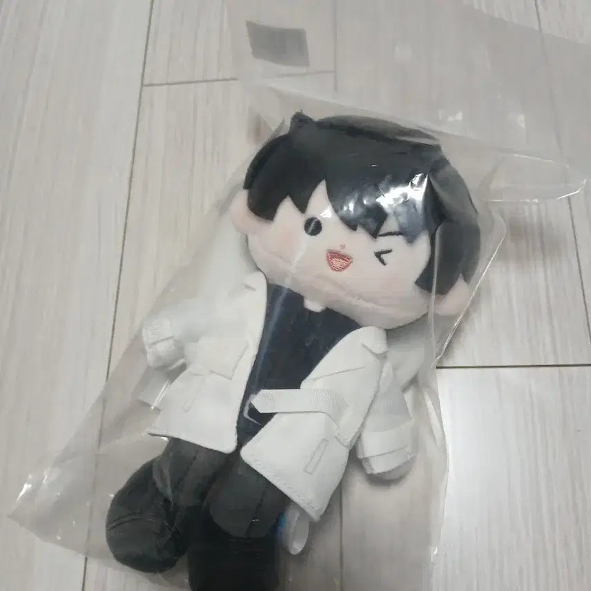 [BUNJANG] Shanghai Kim Dokja Doll / 상하이 김독자 인형