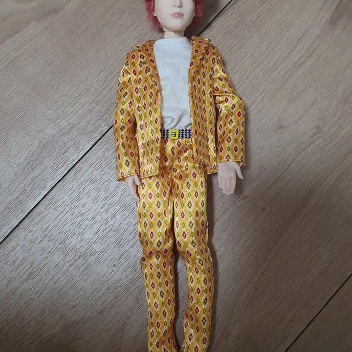 [BUNJANG] BTS Jin Golden Suit Doll / 방탄소년단 정국 인형 금색 수트