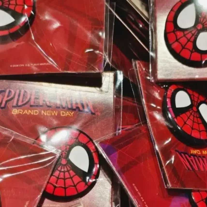 [BUNJANG] Spider-Man Lenticular Special Poster + Pin Badge Set / 스파이더맨 렌티큘러 스페셜 포스터 + 핀 뱃지