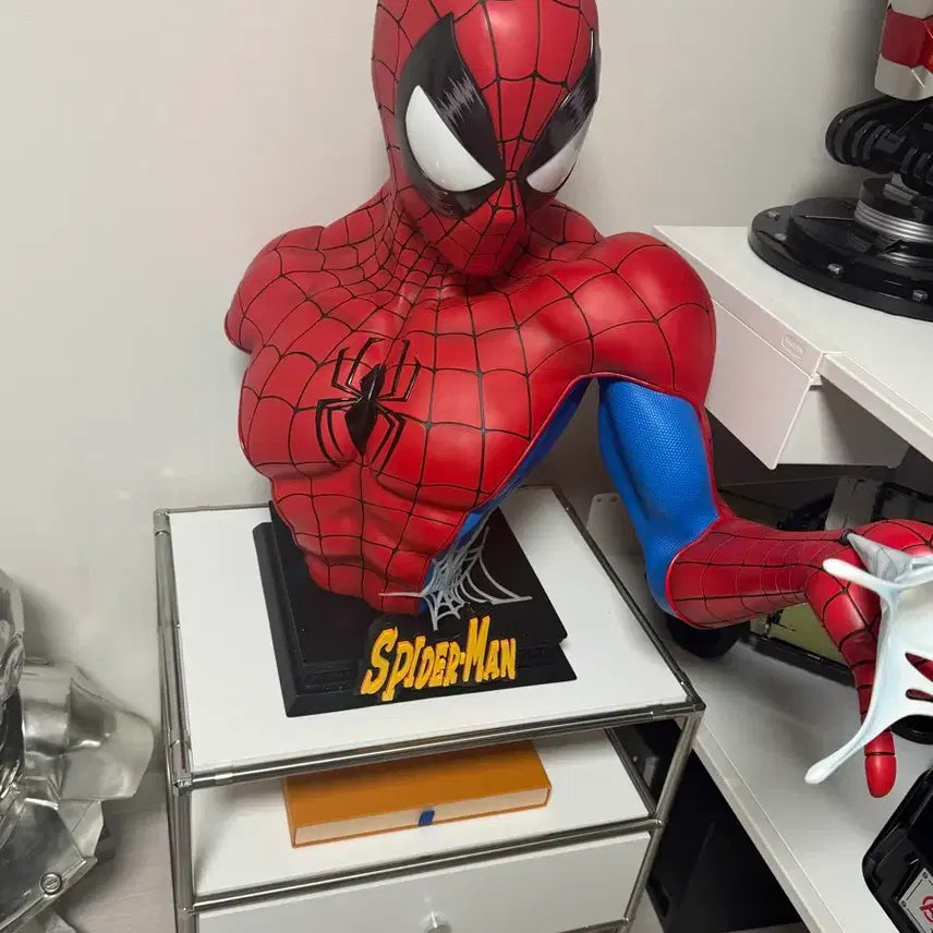 [BUNJANG] Queen Studio Marvel Comics Spider-Man 1:1 Bust (Red/Blue) / 퀸스튜디오 마블 : 코믹스 스파이더맨 1:1 Bust (레드/블루)