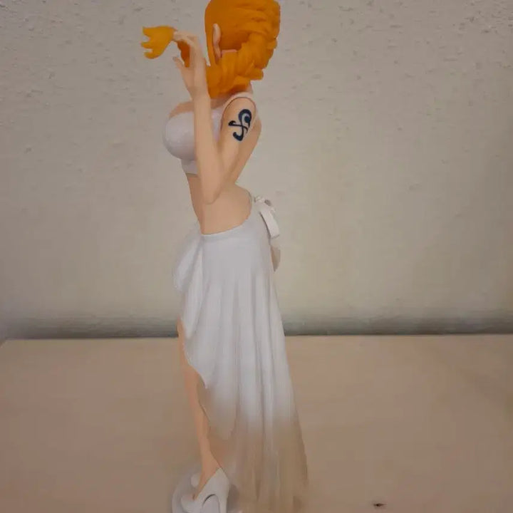 [BUNJANG] One Piece Nami White Dress Figure / 원피스 나미 피규어 화이트 드레스