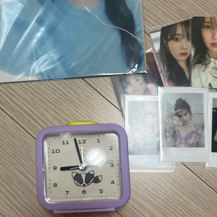 [BUNJANG] IU 5th Fanclub Alarm Clock, Poster, Photocard / 아이유 5기 알람시계 5기포스터 포카