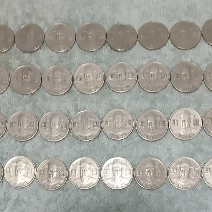 [BUNJANG] 1971, 1972, 1975, 1982 100 Won Coins Bundle Set (40 pcs) / 1971,72,75,82년100원 동전 총40개 일괄