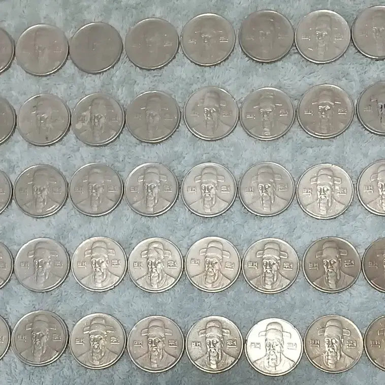 [BUNJANG] 1983, 1984, 1985, 1988, 1989 100 KRW Coin Bundle Set (50 pieces) / 1983,84,85,88,89년 100동전 50개일괄