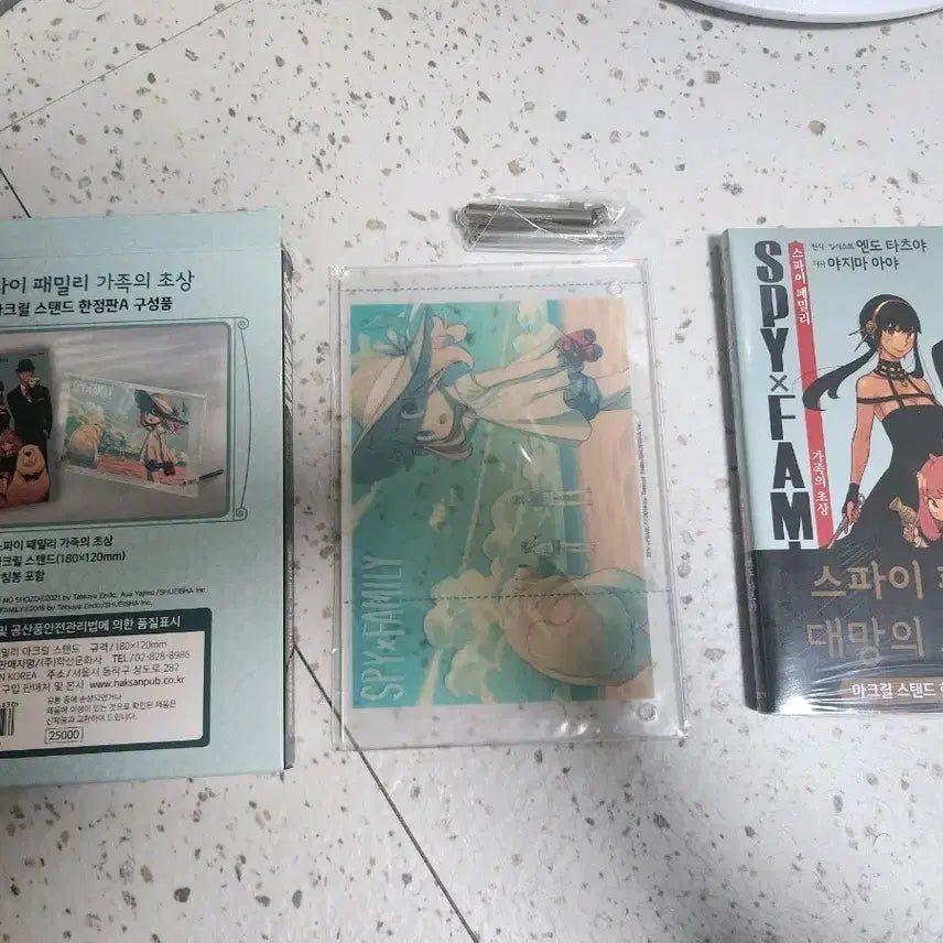 [BUNJANG] Spy x Family Family Portrait Acrylic Stand Limited Edition A Bundle Set with Novel / 스파이패밀리 스파패 가족의 초상 소설 아크릴 한정판 A 판매 일괄