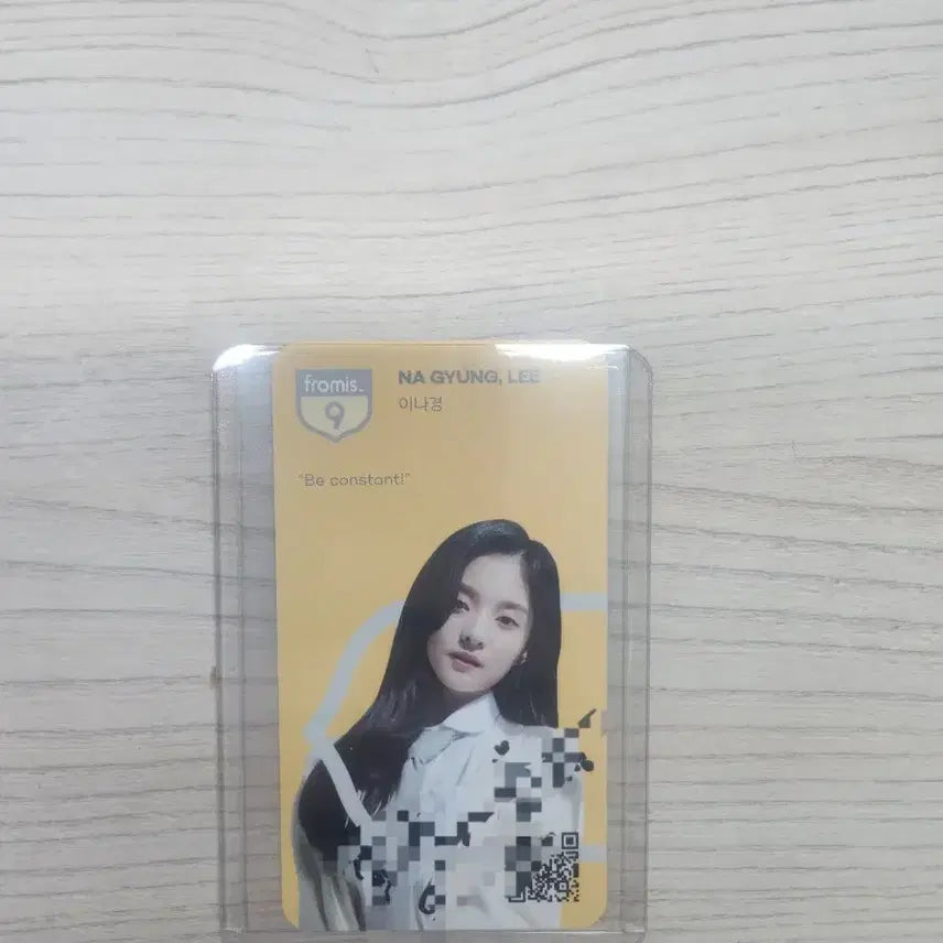 [BUNJANG] fromis_9 Lee Nagyung Glass Shoes Studio Signed Photocard / 프로미스나인 이나경 유리구두 공방 싸인포카