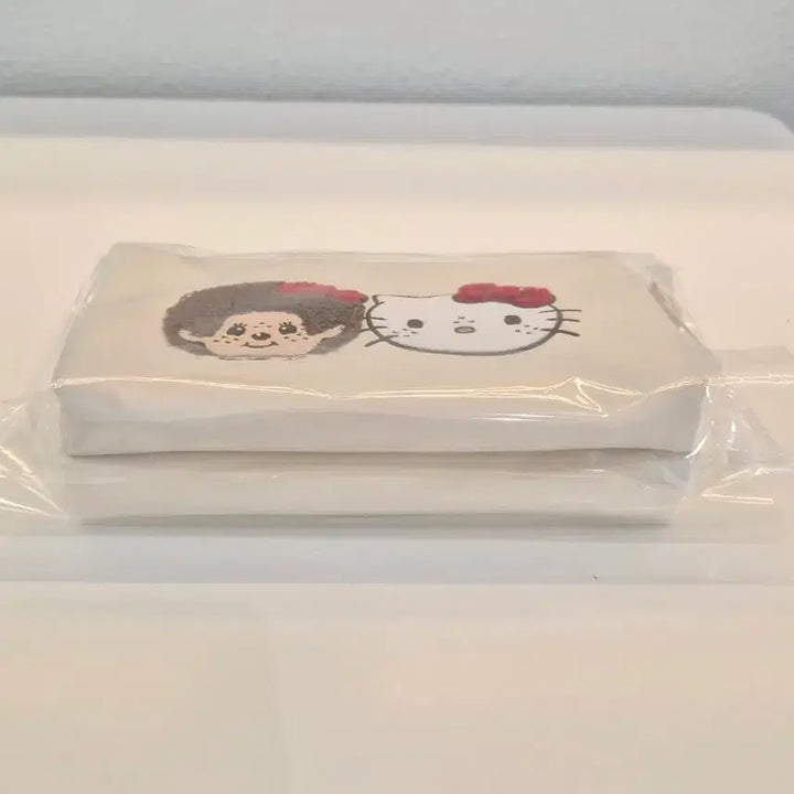 [BUNJANG] Monchhichi x Hello Kitty Collaboration Multi Pouch / 몬치치 키티 콜라보  멀티 파우치