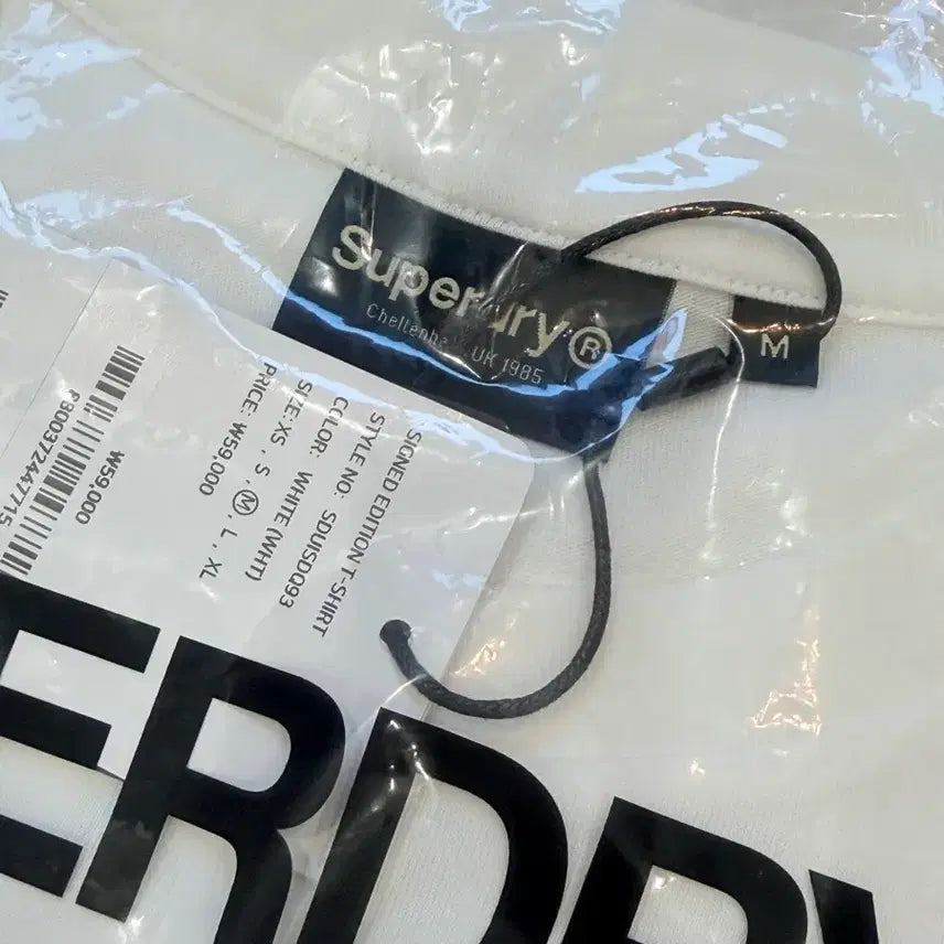 [BUNJANG] Park Jihoon x Superdry White T-Shirt (Size M) / (포카X) 슈퍼드라이 박지훈  화이트 M