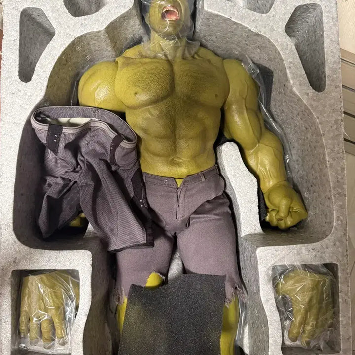 [BUNJANG] Hot Toys Avengers 2 Hulk Ripped Version / 핫토이 AOU 헐크