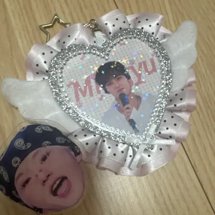 [BUNJANG] SEVENTEEN Mingyu Keychain &amp; Hoshi Grip Tok Bundle Set / 민규키링,호시그립톡