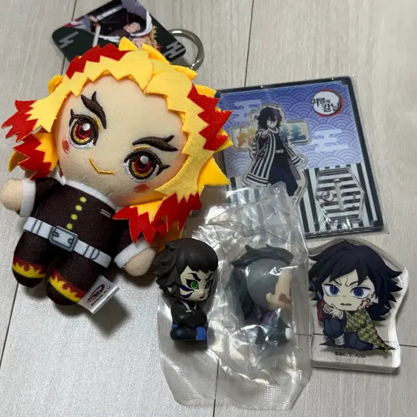 [BUNJANG] Demon Slayer: Kimetsu no Yaiba Merchandise Bundle / 귀멸의 칼날 굿즈