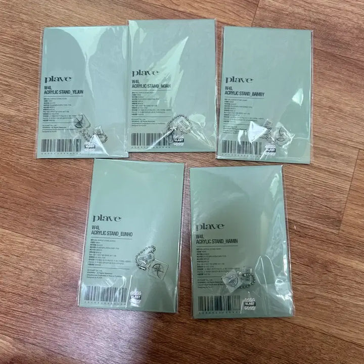 [BUNJANG] PLAVE WAL Acrylic Stand Bundle Set / 플레이브 WAL 아크릴 스탠드 전시품 일괄