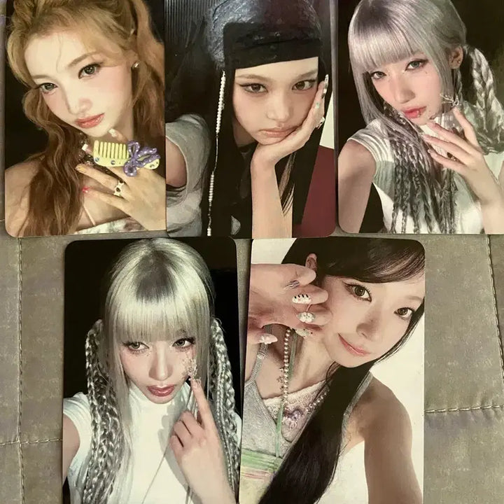 [BUNJANG] A2OMAY CHENYU SHIJIE QUCHANG MICHE KAT Photocard / A2OMAY 에이투오메이 CHENYU SHIJIE QUCHANG MICHE KAT 천위 쓰지에 취창 미쉐 캣 포카 엽서 판매