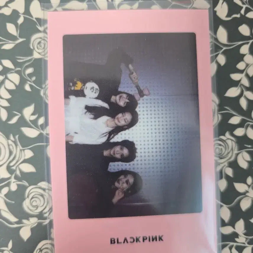 [BUNJANG] BLACKPINK Official Lightstick 1st Gen Pink Version Photocard Bundle Set / 블랙핑크 블핑 포토카드 포카 단체 블링크 핑크 뿅봉 오피셜 라이트스틱 젠츄리챙