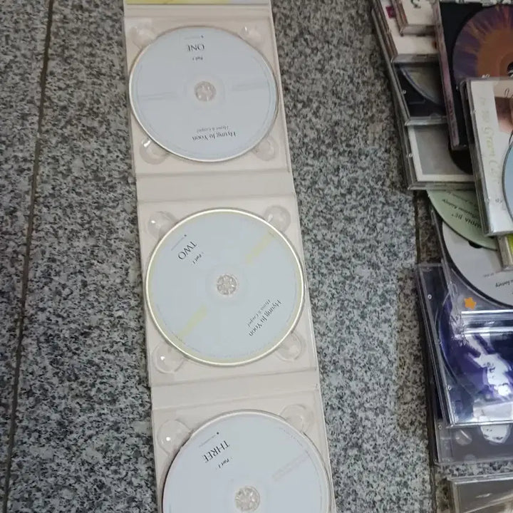 [BUNJANG] Yoon Hyung Joo 1st Album Hymn &amp; Gospel Part 1 Autographed / 윤형주...찬양집 1집 Hymn &amp; Gospel Part 1친필사인