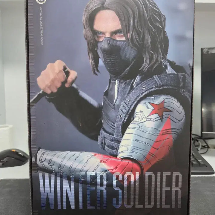 [BUNJANG] Hot Toys MMS 241 Winter Soldier Bucky Barnes Action Figure / 핫토이 MMS 241 윈터솔져 버키 팝니다.