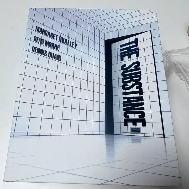 [BUNJANG] Substance 4K UHD+BD One-Click Box Set Limited Edition / (4K UHD+BD )서브스턴스 (원클릭 박스세트 한정판 )