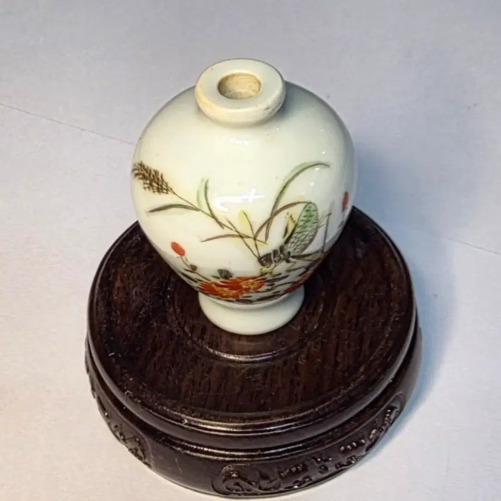 [BUNJANG] Celadon Porcelain Flower and Insect Decorated Vase / 분채초충문비연호