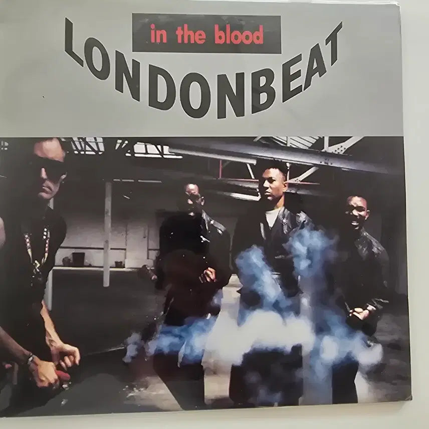 [BUNJANG] Londonbeat In The Blood LP with Lyric Book / 런던비트 LP / Londonbeat - In The Blood/ 가사집 있음/ EX+