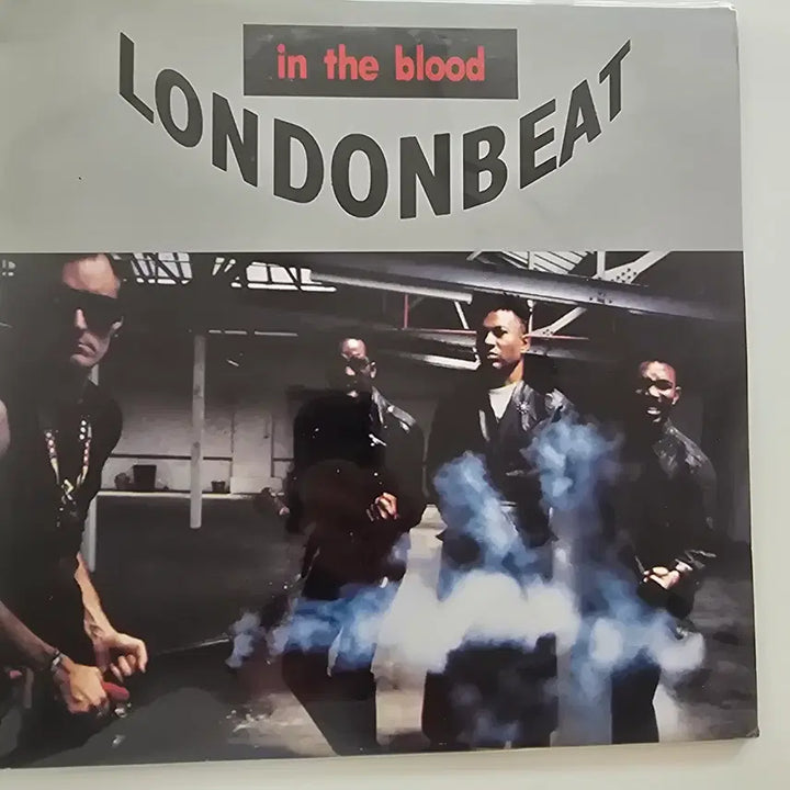 [BUNJANG] Londonbeat In The Blood LP with Lyric Book / 런던비트 LP / Londonbeat - In The Blood/ 가사집 있음/ EX+