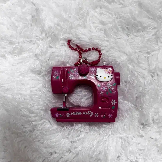 [BUNJANG] Hello Kitty Mini Sewing Machine Keychain / 헬로키티 미니 재봉틀 키링