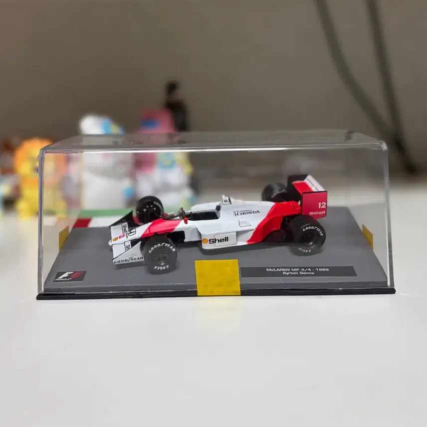 [BUNJANG] 1:43 Scale McLaren MP4/4 1988 Ayrton Senna Racing Diecast / 1:43 F1 맥라렌 MP 4/4 1988 아일톤 세나 레이싱 다이캐스트