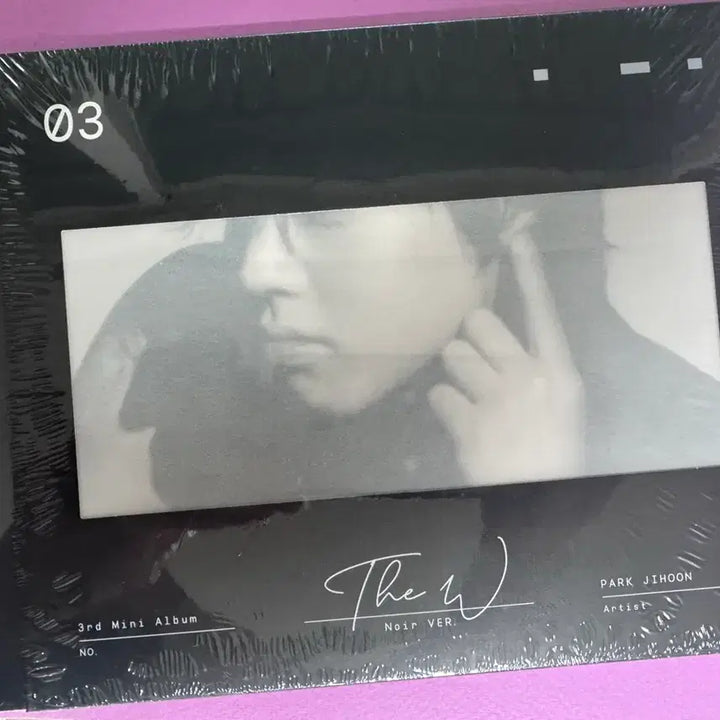 [BUNJANG] Park Jihoon Mini 3rd Album The w Noir Ver. (Sealed) / 박지훈 미니 3집 The w Noir ver. (미개봉)