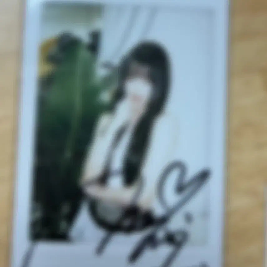[BUNJANG] NiziU Mina Minami Signed Polaroid / 240922 리센느 미나미 싸인 폴라로이드
