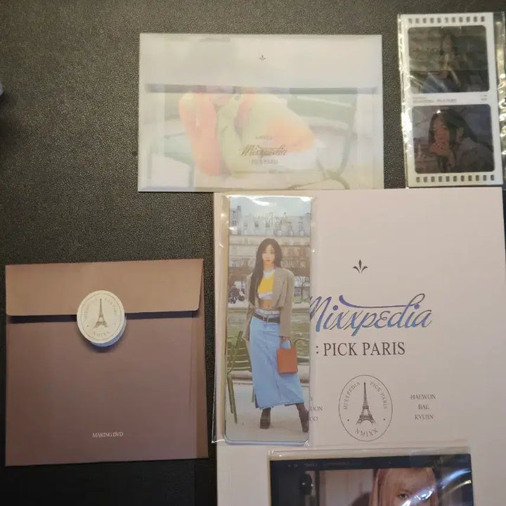 [BUNJANG] NMIXX Mixpedia Pic Paris Photobook / NMIXX 믹스페디아 픽 파리 포토북