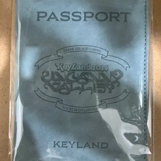 [BUNJANG] SHINee Key KEYLAND Passport Cover / 샤이니 키 키랜드 여권 커버