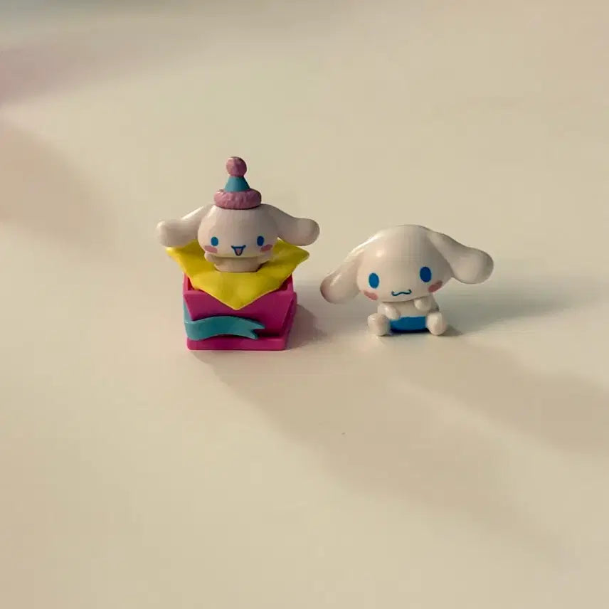 [BUNJANG] Cinnamoroll Gacha Figure Set (2 Types) / 시나모롤 가챠 피규어 2종 세트