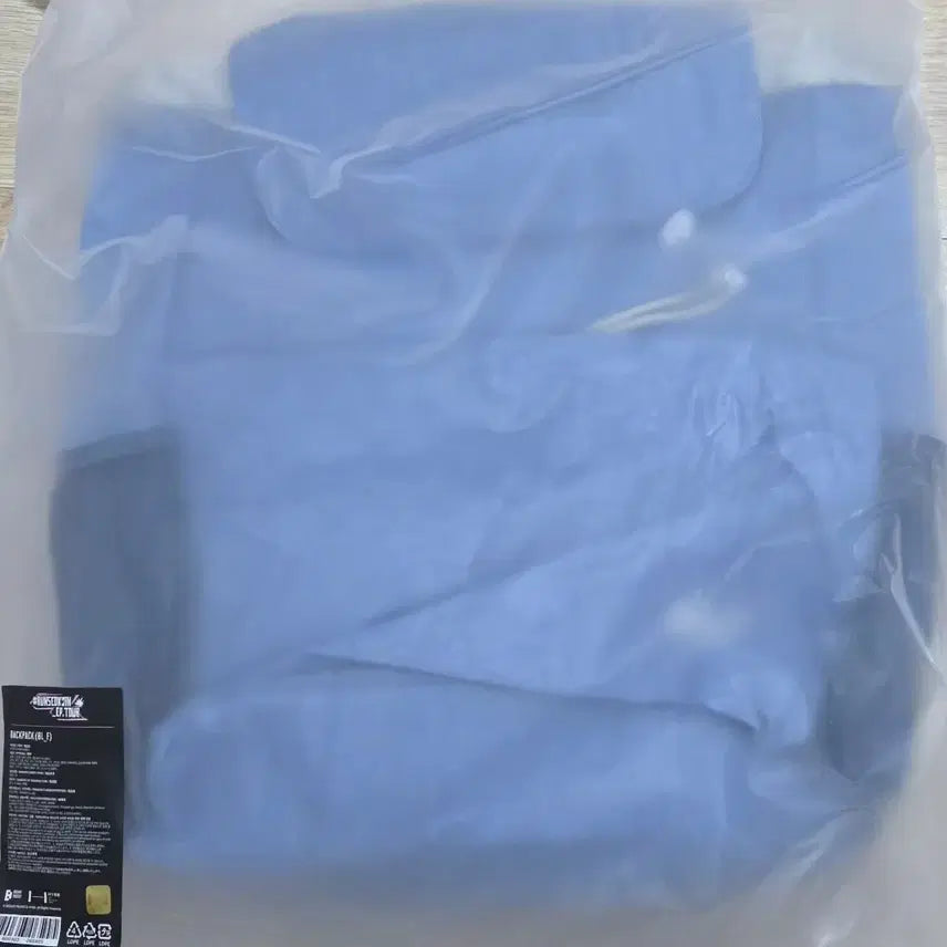 [BUNJANG] BTS Jin Run BTS Tour Goods Bag &amp; Program Book Set (Sealed) / (미개봉) 방탄소년단 BTS 진 런석진 투어 굿즈 양도 (가방, 프로그램북)