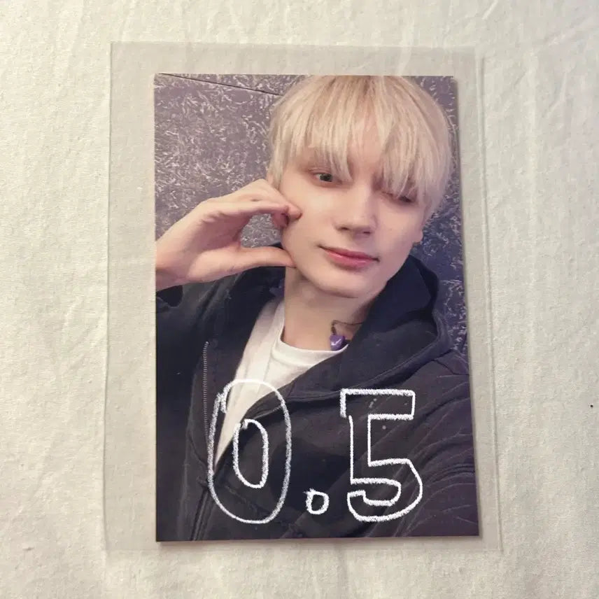 [BUNJANG] TXT Hueningkai MOA Zone Photocard / 급처) 휴닝카이 모아존 포카 판매합니다!