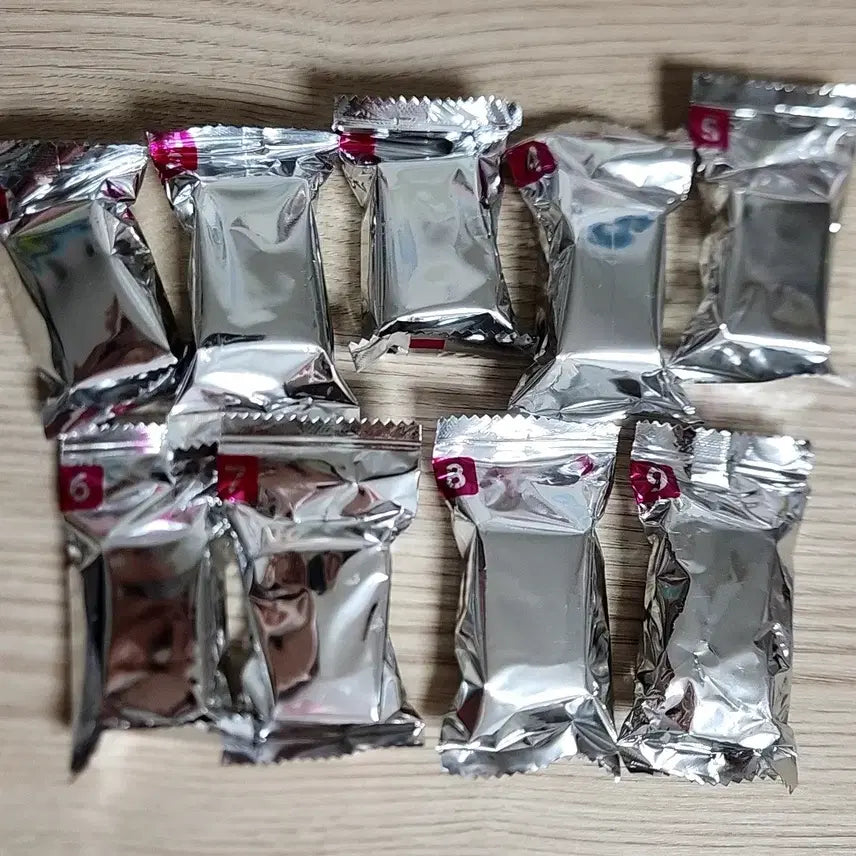 [BUNJANG] Chiikawa Chocolate Box Full Set (9 Types) / 치이카와 초코박스 9종 풀세트