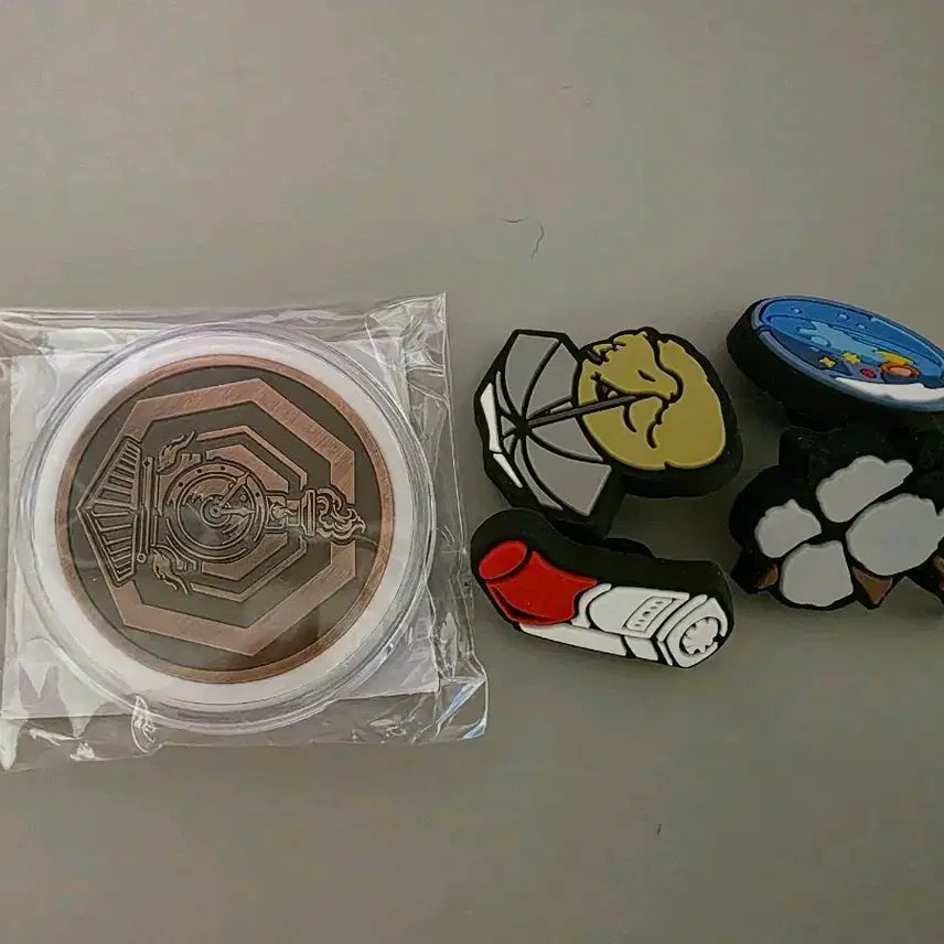 [BUNJANG] Limbus Company 3rd Anniversary Coin &amp; Charm Set / 일괄)림버스컴퍼니 3주년 주화 + 지비츠 4종