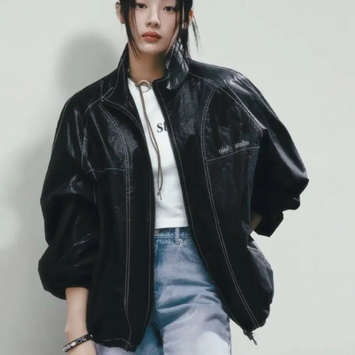 [BUNJANG] OiOi Coated Windbreaker (NewJeans Minji) / OiOi 코팅 바람막이(뉴진스 민지)