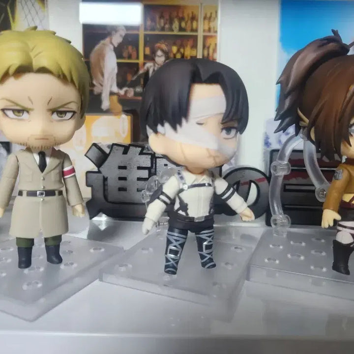 [BUNJANG] Attack on Titan Nendoroid - Hange, Levi, and Reiner Figures / 진격의거인 넨도로이드 한지,리바이,라이너