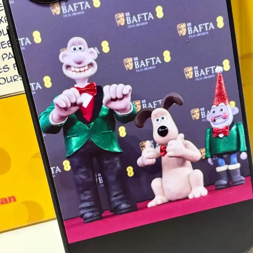 [BUNJANG] iPhone 17 Wallace &amp; Gromit MagSafe Case / 아이폰17 월레스와 그로밋 맥세이프 케이스