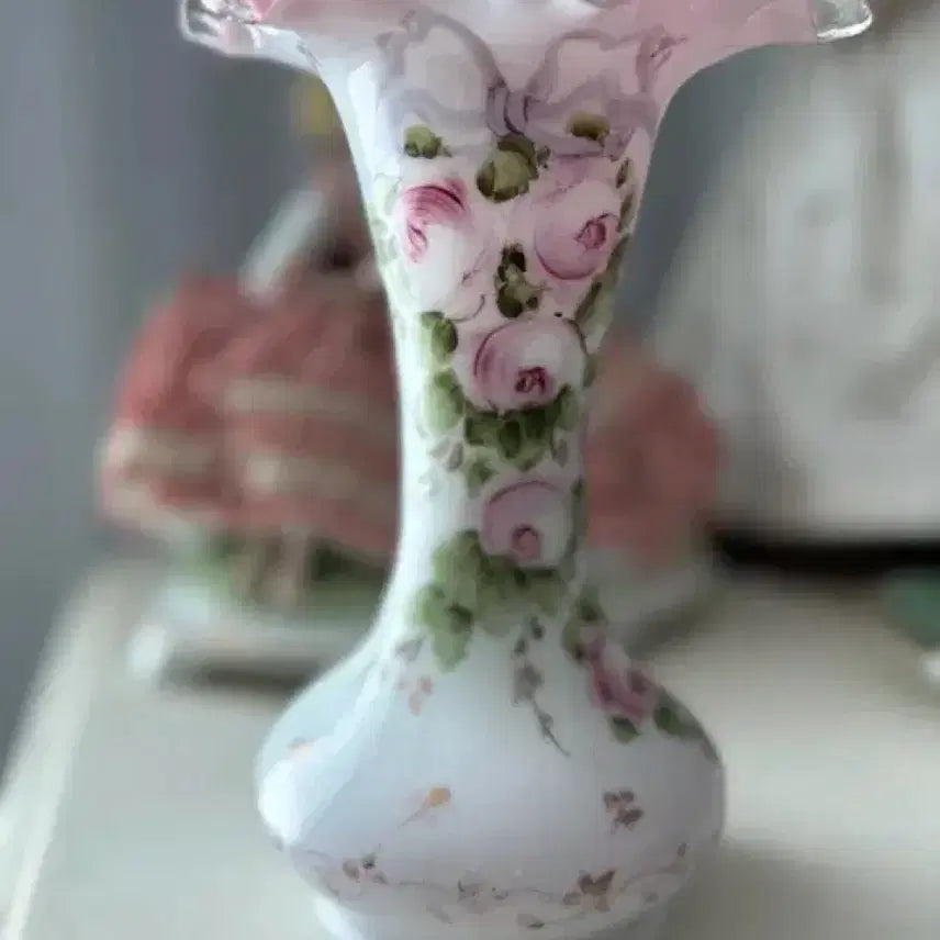 [BUNJANG] Fenton Milk Glass Vase with Pink Ribbon Handpainting / 펜톤 밀크 글래스 베이스