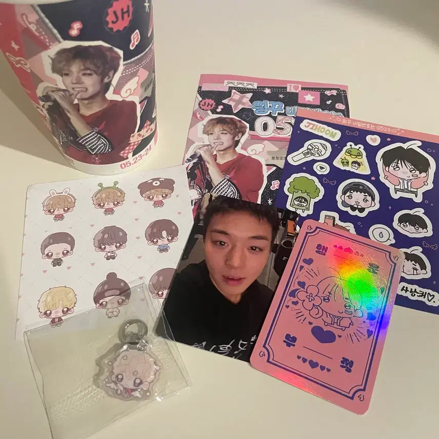 [BUNJANG] Park Jihoon Birthday Cafe Photocard Postcard / 박지훈 생일카페 생카 키링 포카 비공굿 엽서 생카컵 양도