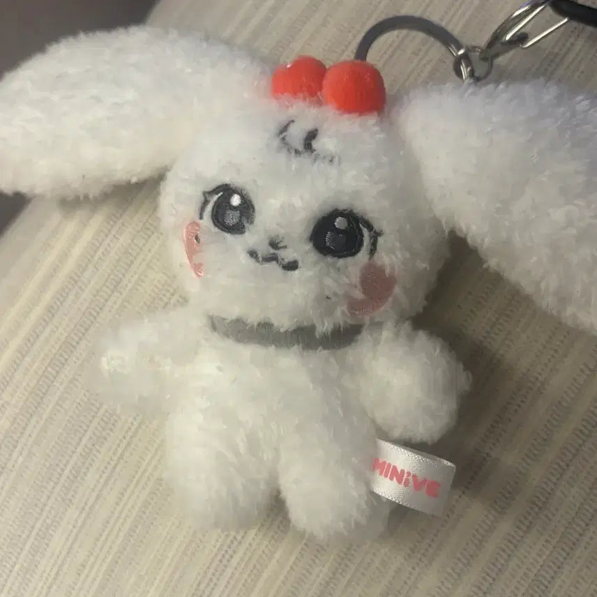 [BUNJANG] IVE Wonyoung 10cm Miniyeu Plush Keychain / 아이브 미니브 10cm 체리 원영 인형 키링 팝니당