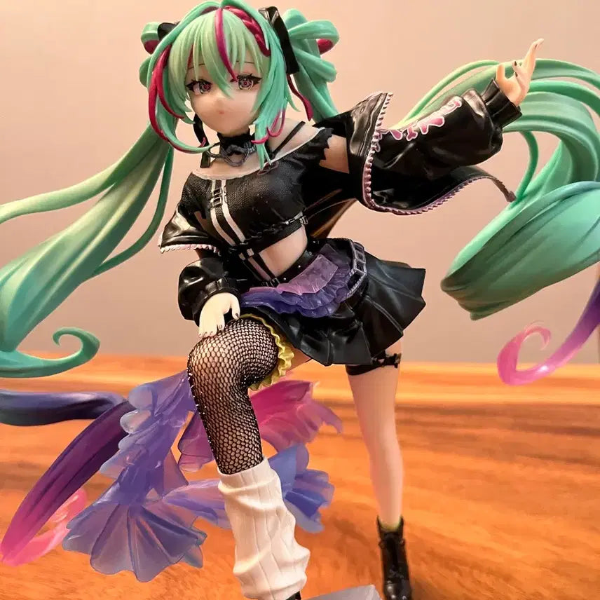 [BUNJANG] Sega Figurez Punk Hatsune Miku Figure / 세가 피규어리즘 펑크 하츠네 미쿠 피규어