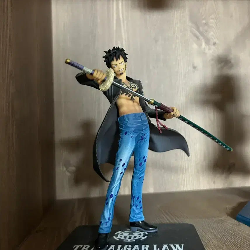 [BUNJANG] One Piece Trafalgar Law Figure / 원피스 트라팔가 로 피규어
