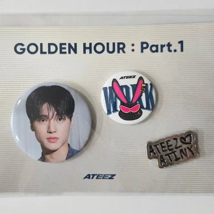 [BUNJANG] ATEEZ Wooyoung Golden Hour: Part.1 Popup Store MD Badge Set (Sealed) / 에이티즈 우영 골든아워1 팝업 굿즈 뱃지 세트 캔뱃지 MD(미개봉)(새상품)