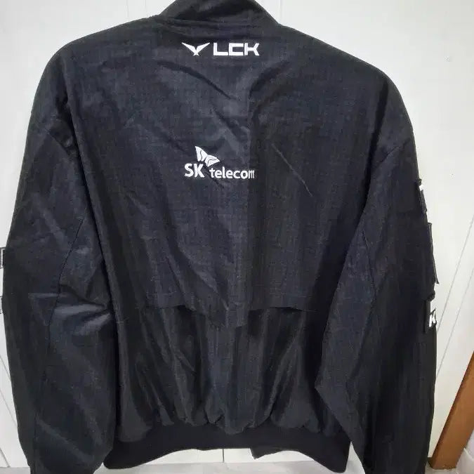 [BUNJANG] T1 2024 Membership GOS Studio Windbreaker Jacket (Black/M) / 미착용 새상품] 2024 T1 멤버십 윈드브레이커 바람막이 자켓 (블랙/M)